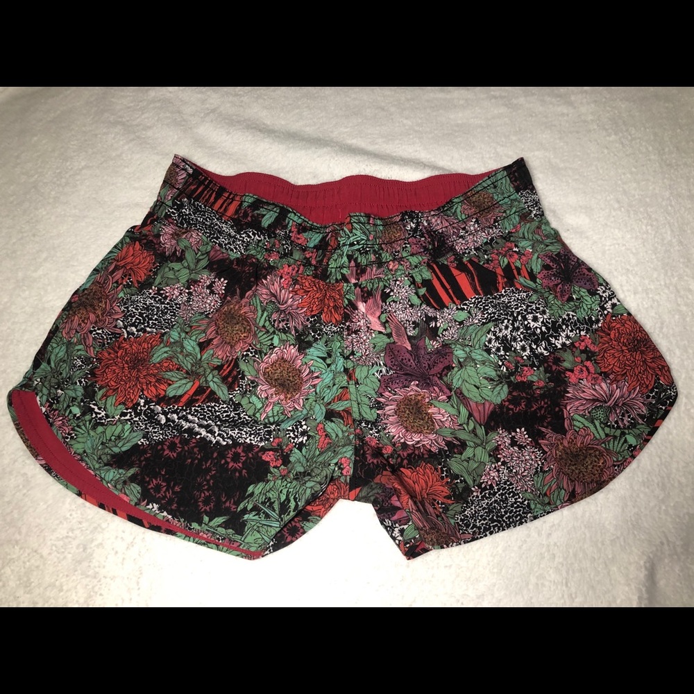 Red and Bamboo reversible Lululemon shorts